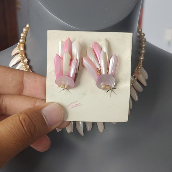 Vintage Necklace Mother of Pearl Bib Statement Silver Tone Jewelry Signed - Picture 3 of 7